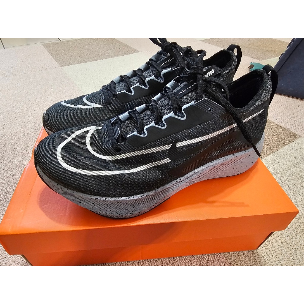 全新 NIKE ZOOM FLY 4 碳板跑鞋 28.5CM