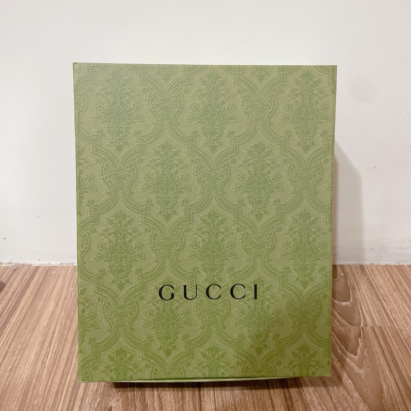 【沁的娃娃屋】❤️現貨秒出❤️正品Gucci精品磁吸紙盒 浮雕圖案 裝飾 禮物 生日