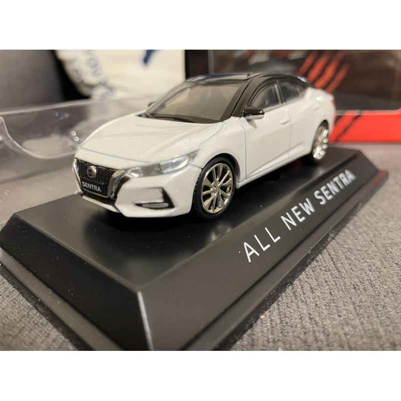 NISSAN  1:43 台灣原廠 SENTRA 模型車