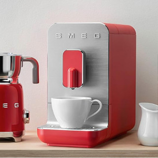 BINGO! SMEG 全自動義式咖啡機 壓力沖煮萃取 咖啡研磨 大容量水箱 軟硬水設定