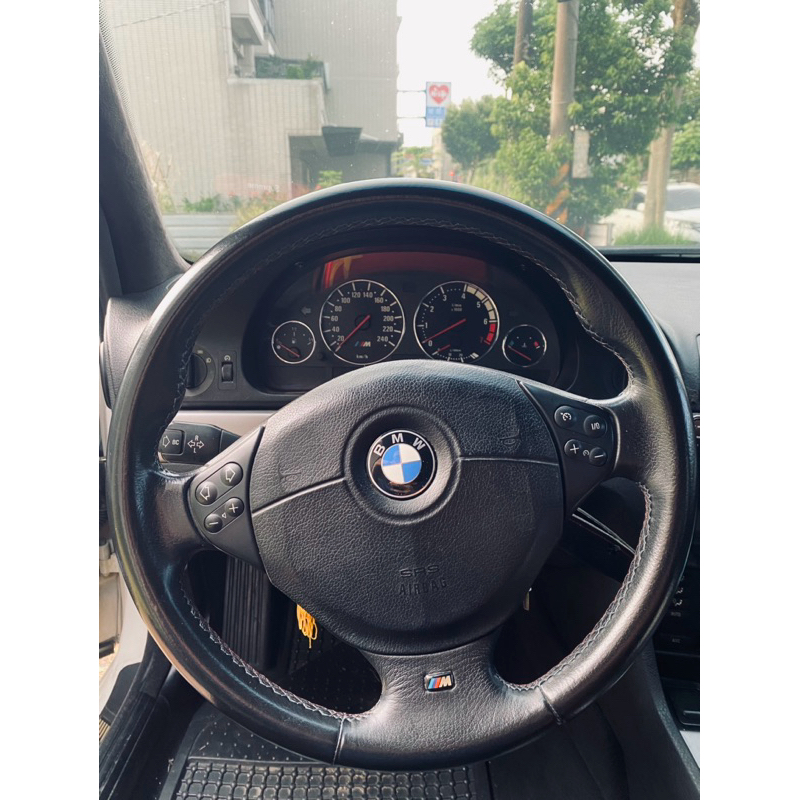 前期大盾方向盤（E39前期、E34/E36後期可裝）