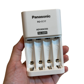 ❮二手❯ 日本 Panasonic 國際牌 eneloop 智控型4槽 鎳氫低自放充電器 BQ-CC17 電池充電器