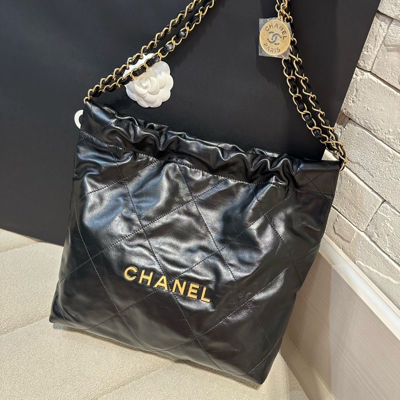 ❌已售出❌ 降價賠售 近全新✨台灣專櫃正品 CHANEL 22 bag 小號 垃圾袋 黑金 全配