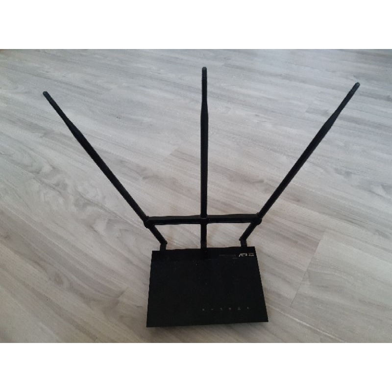 華碩 RT-N18U 網路 路由器 分享器 +9dB天線三支  (二手)
