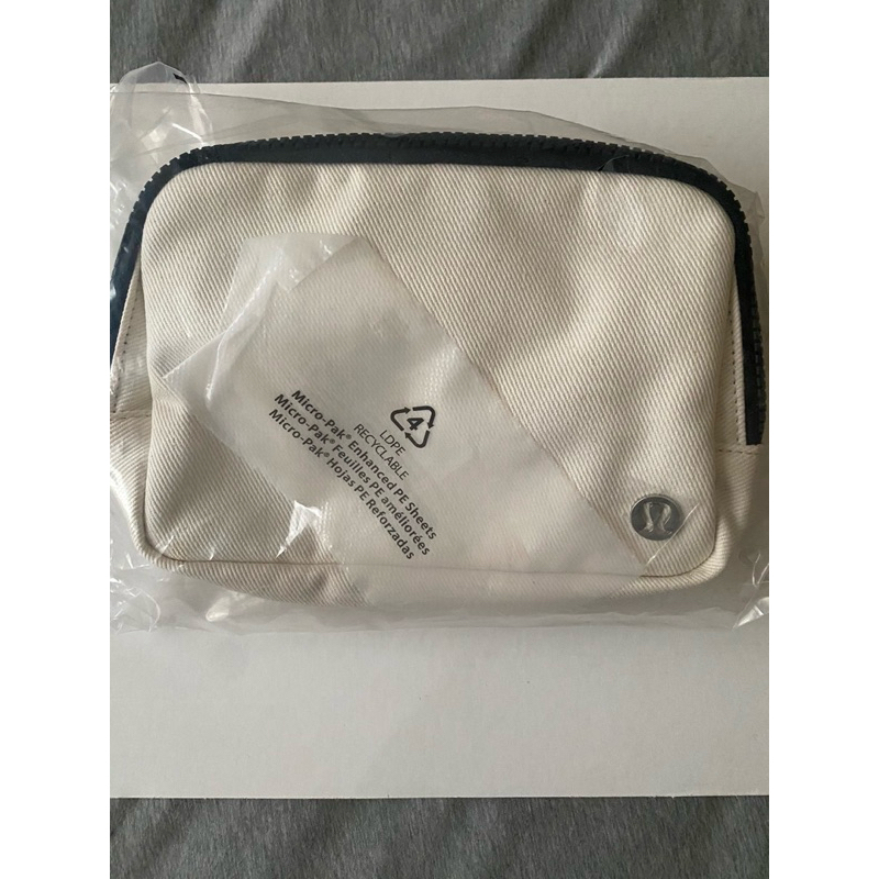 Lululemon露露 斜挎背包 Cross bag 全新拼色