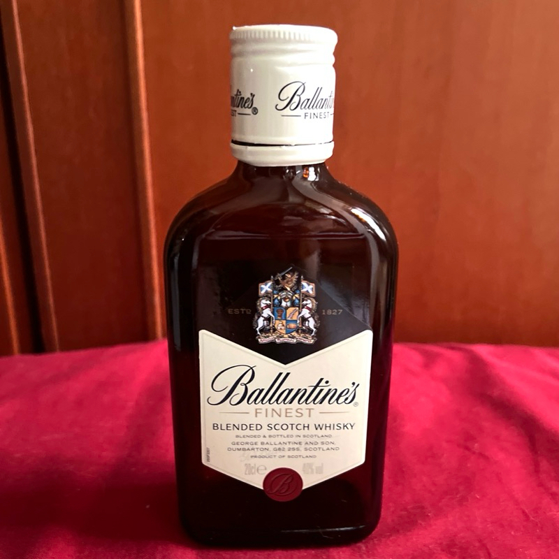 百齡罈紅璽蘇格蘭威士忌空酒瓶（200ml)~多用途玻璃空瓶/花器/容器/酒瓶 /擺飾品/小酒瓶～Ballantine’s