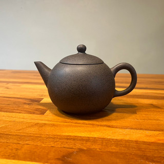 [Chengyuan***] 鶯歌製 ♦️銘宏製陶 薄胎 紫泥 鐵鏽釉噴砂 直嘴 圓珠壺 仿鐵鏽 台灣壺 鶯歌壺