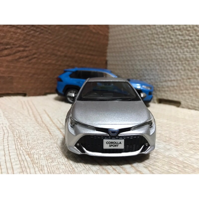 Toyota Corolla sport auris 1/30 極光銀 日規展示模型車 付塑膠展示盒