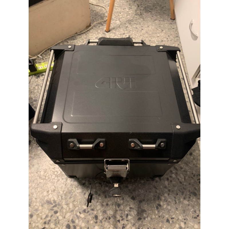 GIVI OBKN42A黑色後行李箱 加底座E251