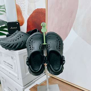 【良心商店】大童 小童 Crocs ECHO CLOG 波波 洞洞鞋 布希鞋 拖鞋 水陸兩用 沙灘鞋 露營 戶外 涼鞋