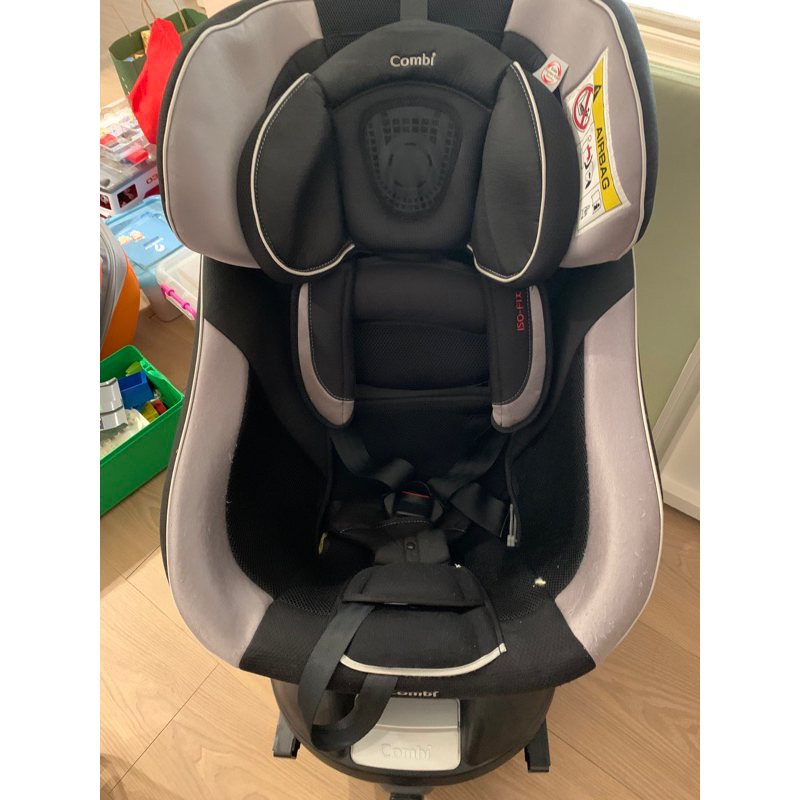 出清～Combi安全座椅 Neroom 360度 isofix(二手）0-4y (8成新)