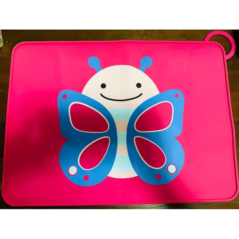 只用一次 美國 SKIP*HOP - 矽膠餐墊 蝴蝶款 購於amazon兒童餐墊