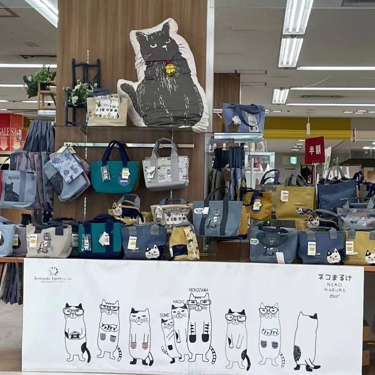 日本同步可愛貓咪帆布包 帆布單肩包 帆布袋 購物袋 側背包 肩背包 托特包 可愛女生包包 KUSUGURU 多口袋旅行包