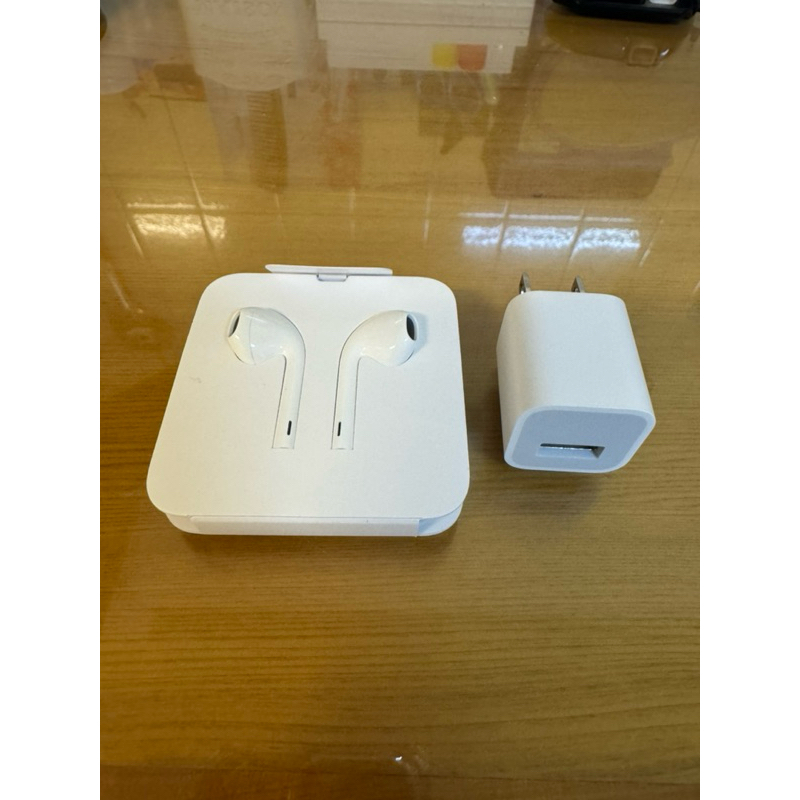 iPhone 11 原廠豆腐頭跟耳機未使用無包裝一次帶走
