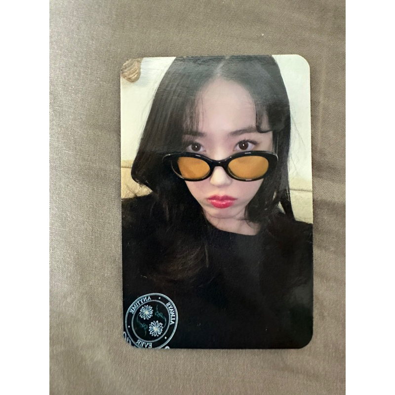 🌸비비지 VIVIZ CHARMS x VIVIZ 聯名衣服 sinb小卡