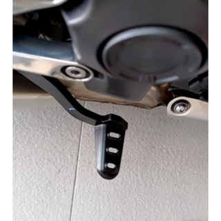 凱旋Trident660踏板 適用於凱旋改裝機車側柱防滑墊 trident 脚踏车 腳板 帶安裝螺絲