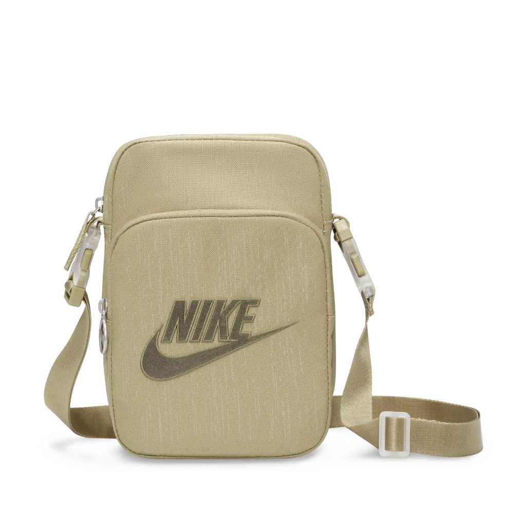 [歐鉉]NIKE HERITAGE 綠色 基本款 刺繡LOGO 側背包 小包 方包 FB3041-276