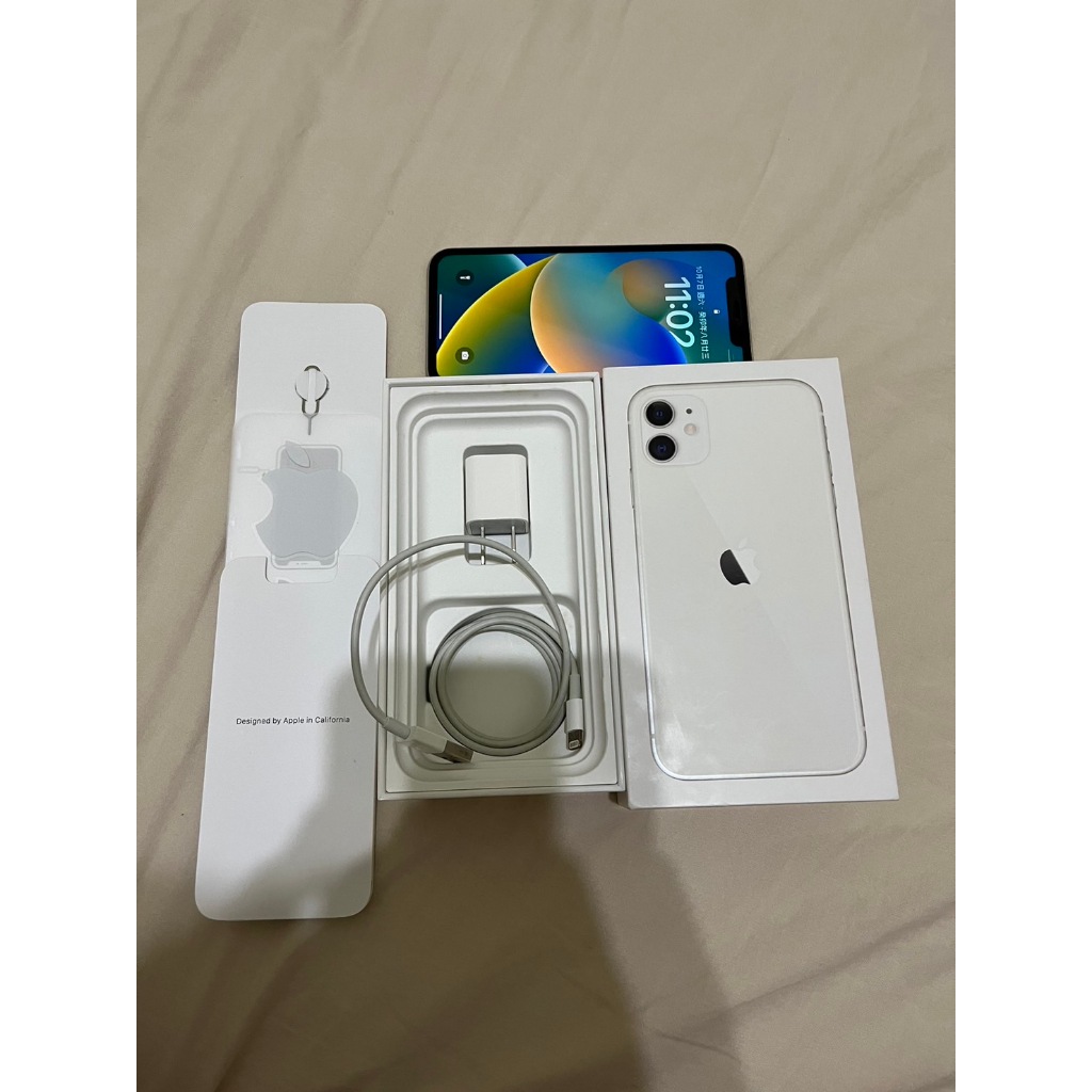 iphone 11 128GB 白色 二手 附豆腐頭、充電線、盒子 Iphoone11 apple