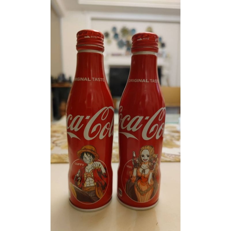 可口可樂日本第二代海賊王，環球影城限定限量發售，一組兩瓶 (空瓶微瑕特價出清)