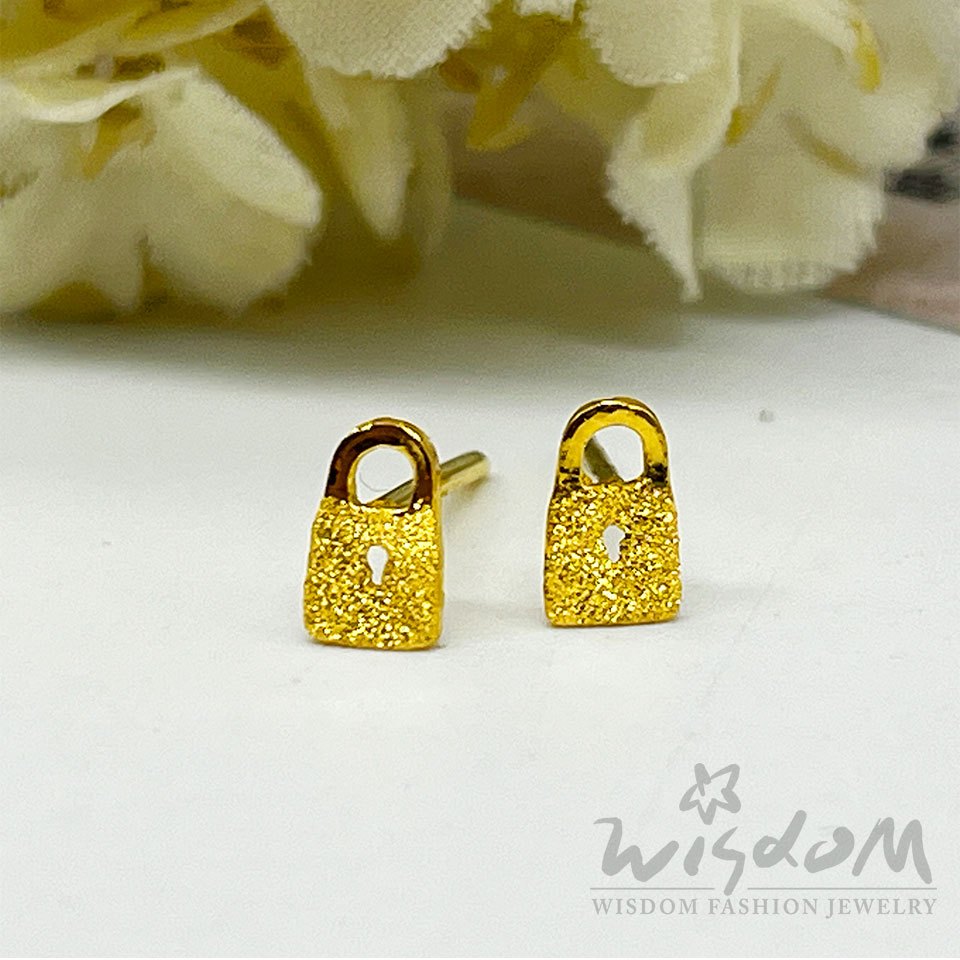 威世登 黃金鎖貼耳式耳環 金重約0.20~0.23錢   GF01013-FXX -GHX