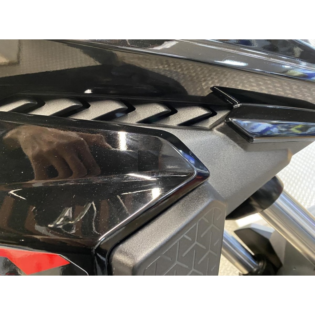 SUZUKI正廠零件 V-STROM 250SX 鯊魚鰭飾板 整流罩底座 車殼 車身鈑件