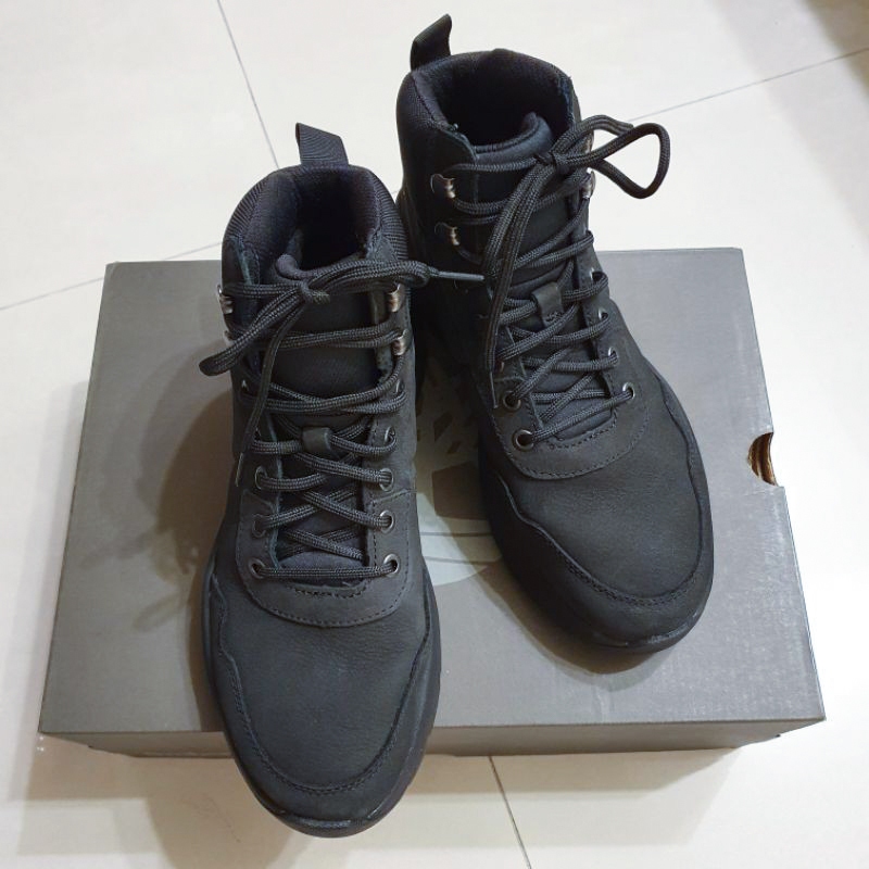 [二手] 美式休閒 Timberland 黑色磨砂革山型中筒靴 A27WM015 時尚靴 中性款 男款 女款