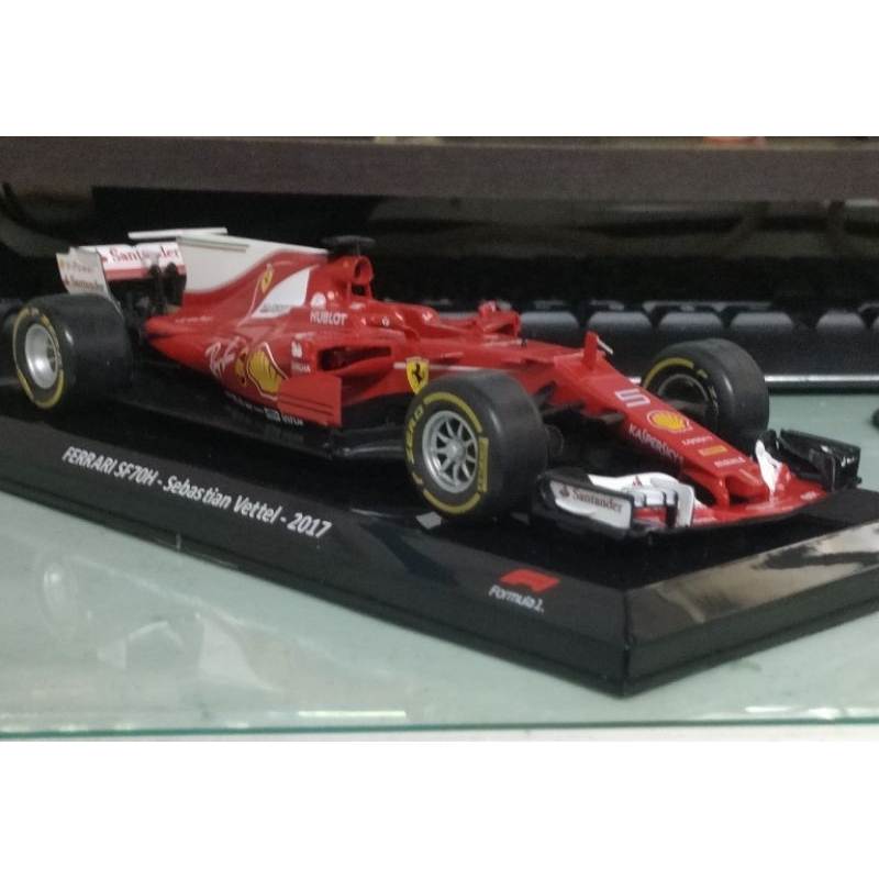 日本DeAGOSTINI 1/24 Ferrari SF70H 2017 S.Vettle 附雜誌