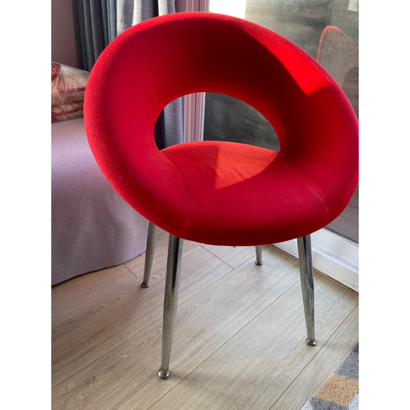 「二手保存良好」自取價$500紅色絨布鏤空星球椅/書桌椅子/餐椅/功能正常限自取，勿下標
