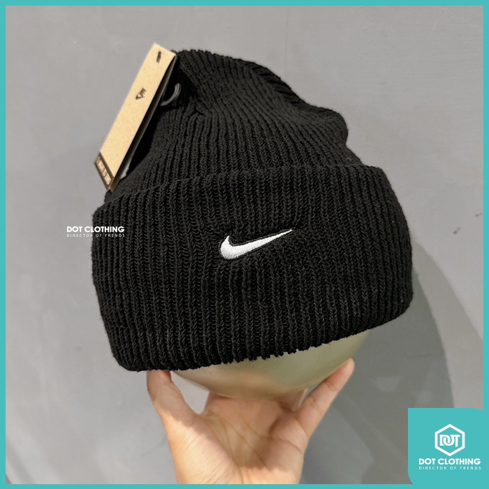 Nike Peak Beanie 毛帽 刺繡 小勾 針織帽 保暖 厚款 黑白 FB6529-010 DOT 聚點