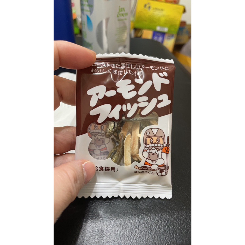 （跨境）現貨1包24元（24/10月）日本 杏仁小魚乾 7g