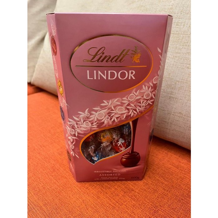 LINDOR 瑞士蓮 綜合巧克力粉紅限定版一盒600g    599元--可超商取貨付款