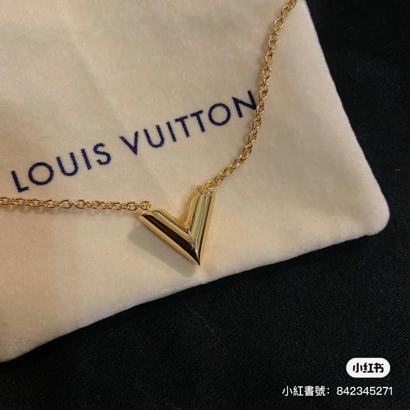 ✨日本專櫃購入✨ LV Essential V 項鍊 日本專櫃購入 精品 Louis Vuitton 日本京都 全配