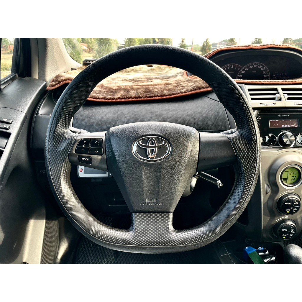 2013 TOYOTA YARIS