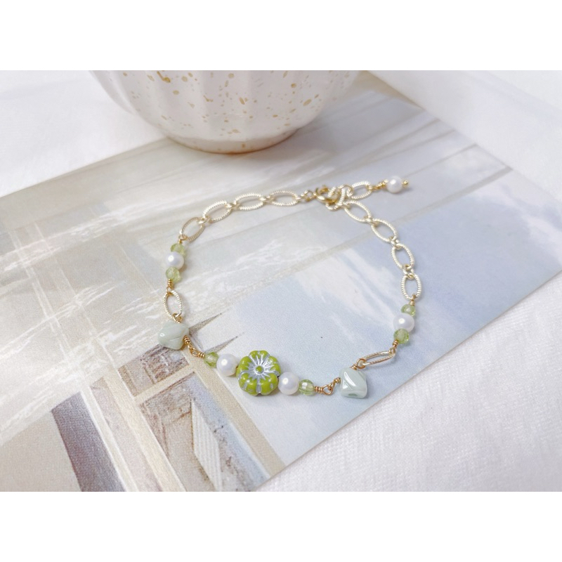 翠影花木 || 日本捷克珠、葡萄石、淡水珍珠、14K金配件 小花手鏈