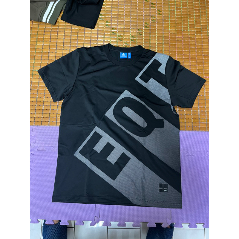 adidas EQT Logo黑色短T（二手）L號