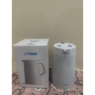 TIGER虎牌 北歐時尚輕巧大容量桌上型保溫水壺不鏽鋼保溫瓶(PWO-A120)