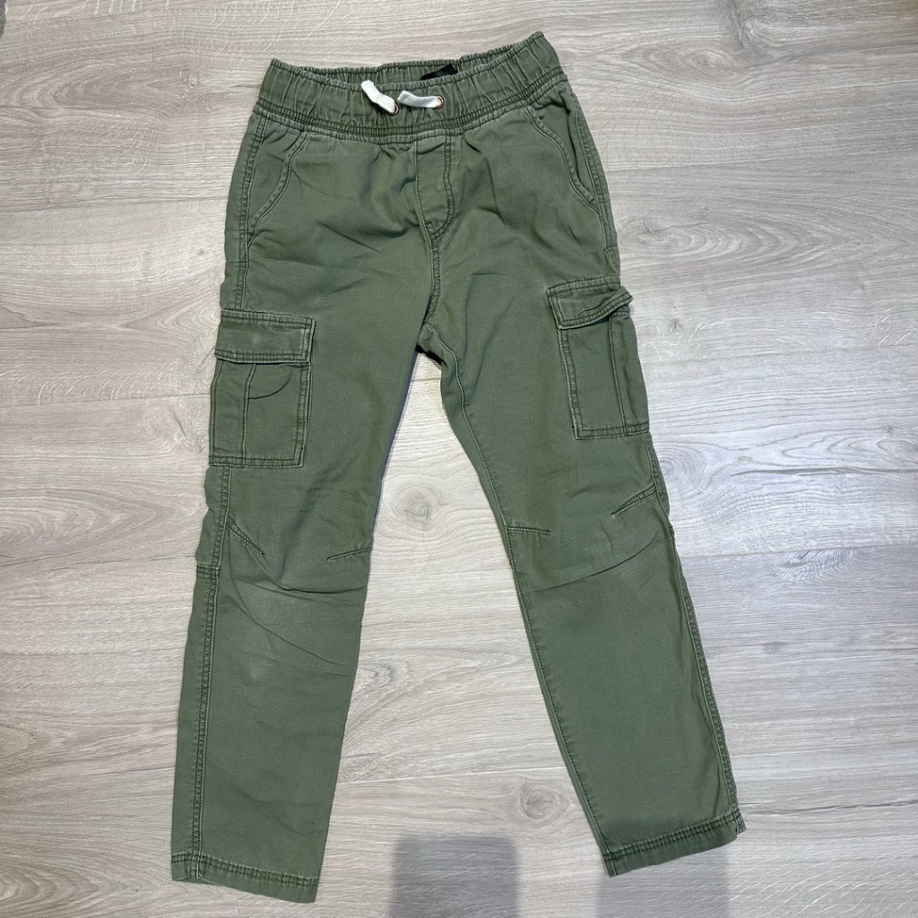 二手【H&amp;M】男女童軍綠工作褲.長褲 134cm/8-9Y