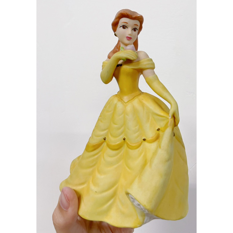 貝爾 貝兒公主 美女與野獸 雕像 陶瓷 瓷器 陶瓷擺飾 擺飾 陶瓷公仔 黃色洋裝 迪士尼 迪士尼公主 公主們 裝飾品