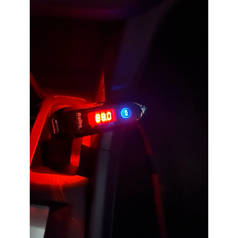 二手良品-老車專用-Aibo 車用藍芽FM 音響轉接器-點煙插座 有USB接頭