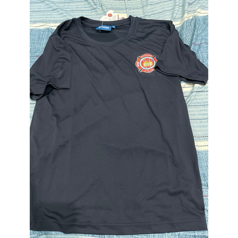 （出清價13）出售-全新台北市政府消防局短袖上衣（剩圖四、五有包裝的）前面三張是示意圖