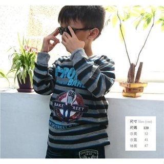 《蕃茄丁》出清120CM//(原價$200)秋冬厚款~#1932 街頭潮流~橫條型男背影圓領個性厚棉上衣//中童