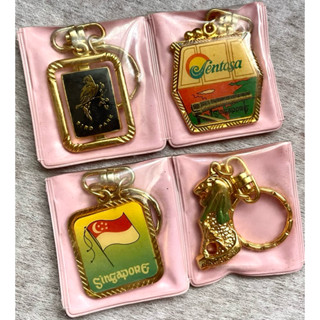 1️⃣1980年代未使用未拆封新古品新加坡聖淘沙鑰匙圈 外套有歲月的痕跡2️⃣1990年代溫哥華（大溫地區）二手地圖