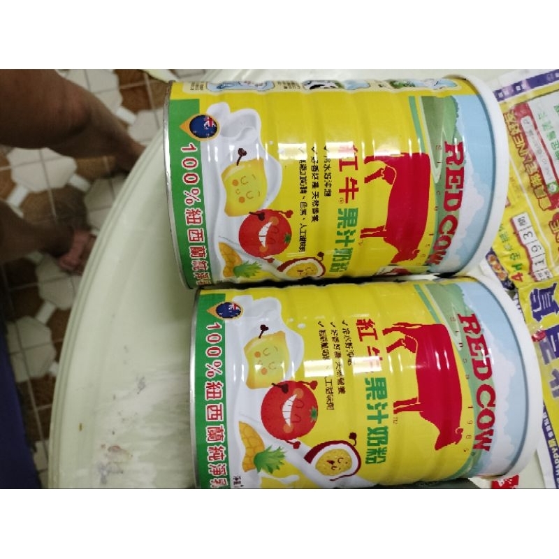 紅牛果汁奶粉~一歲以上兒童及成人可以喝有兩罐