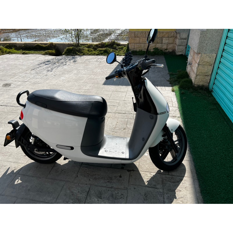 自售 Gogoro 2 Plus 白色 智慧電動機車