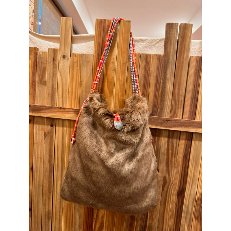 🌿Midori shop🐿️日本帶回 Amina民族風背帶毛毛背包