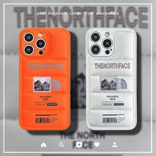 歐美簡約時尚潮流充棉羽絨服精孔手機殼iPhone15Promax手機殼蘋果14Pro手機殼適用蘋果13羽絨服手機殼