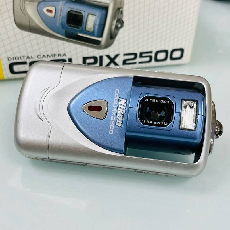 Nikon coolpix 2500 e2500 翻轉鏡頭 CCD 千禧年 y2k 冷白皮 翻轉屏 全新電池 *剩2台