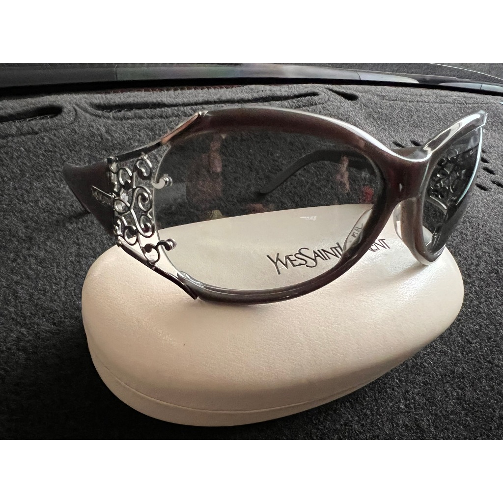 YSL Yves Saint Laurent 太陽眼鏡 墨鏡 鏤空 雕花 雕刻 復古 黑色 6142/S SYVP9