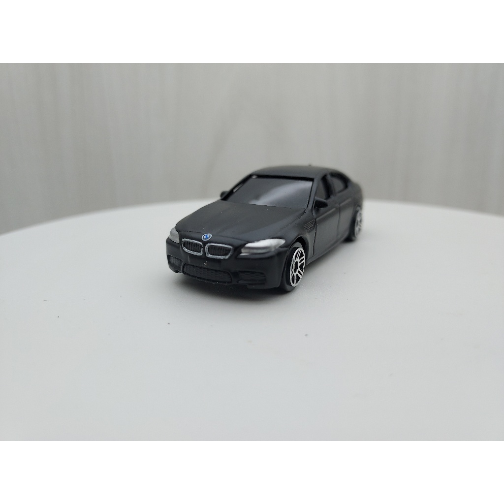 全新盒裝~1:64~寶馬 BMW M5 消光黑色 黑窗合金滑行車