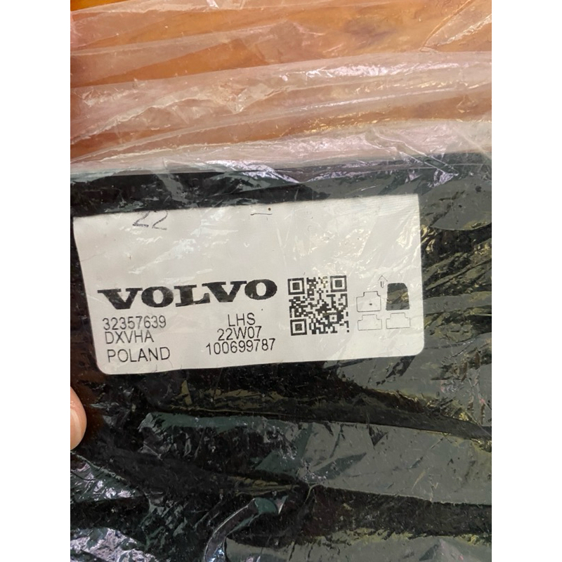 Volvo xc40原廠配件.全新原廠腳踏墊四入